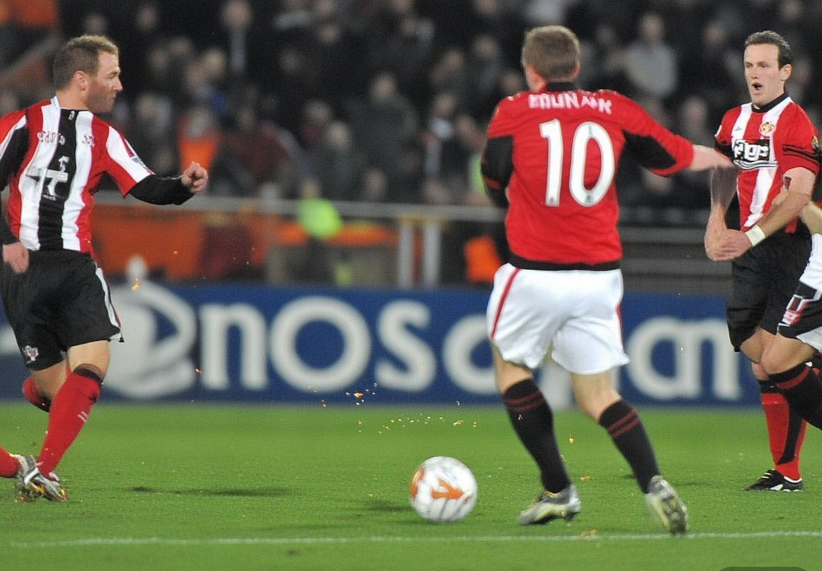 2009欧冠四分之一决赛：曼联对阵波尔图经典对决回顾(图3)