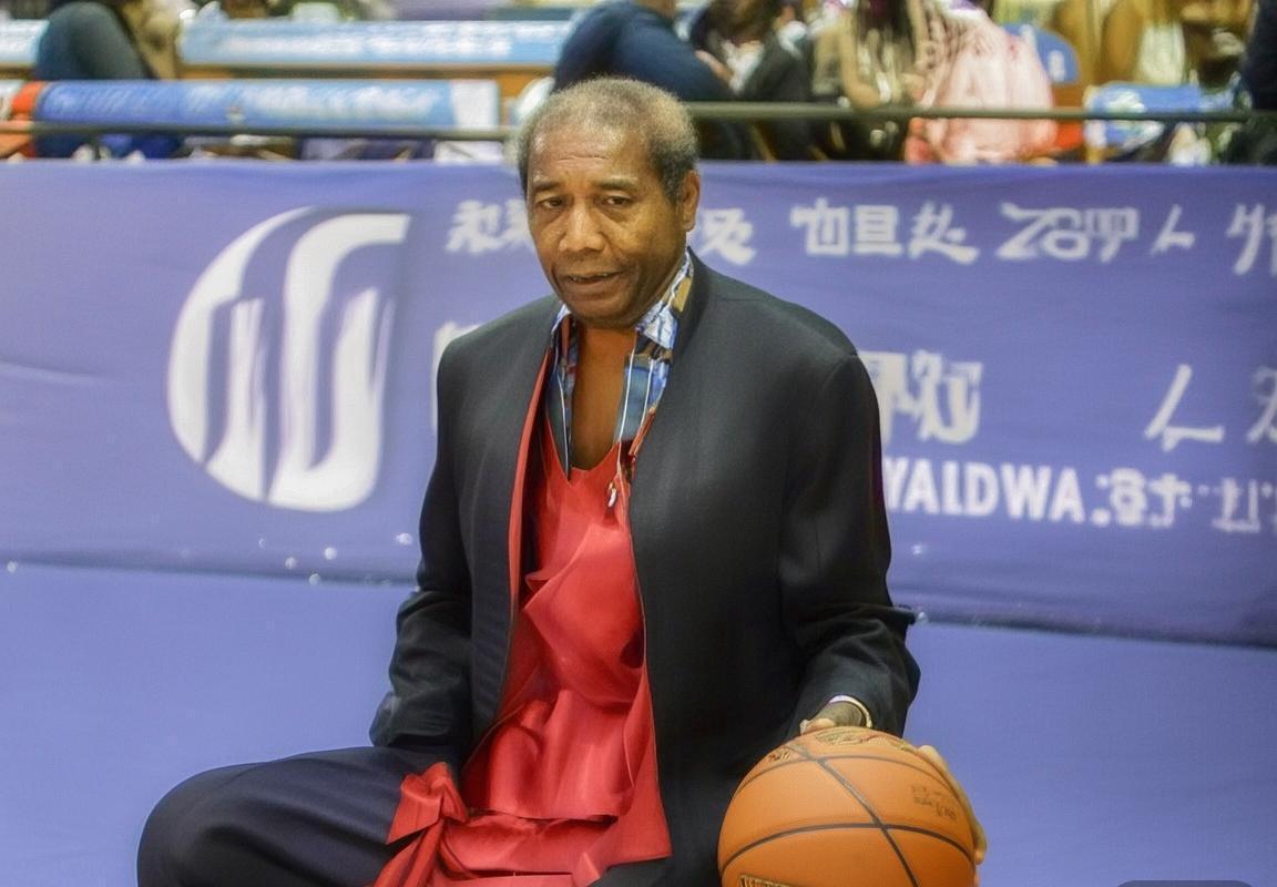 弗雷德·范弗利特：从NBA新星到励志典范的成长之路