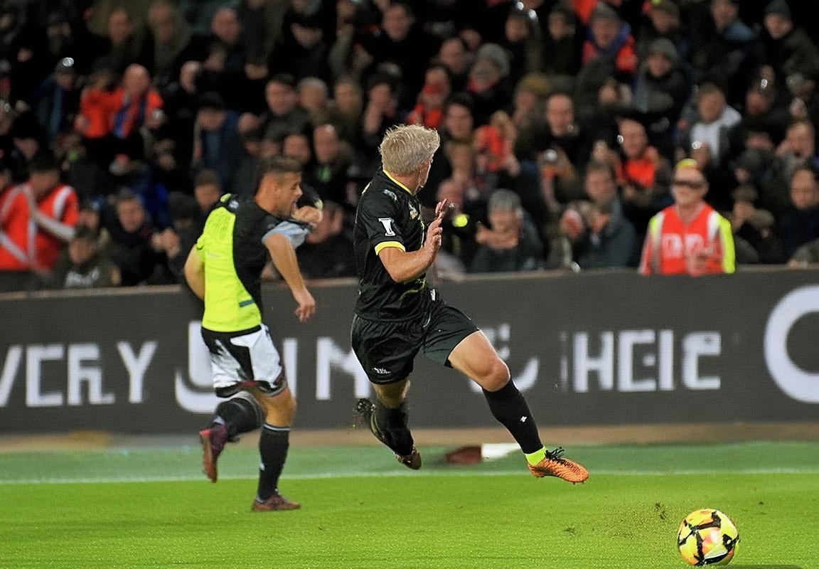 巴西足球巅峰对决：格雷米VS戈亚尼深度解析(图2)